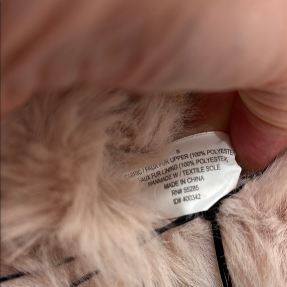 NWT Express Gold Women's Slippers - Picture 9 of 9